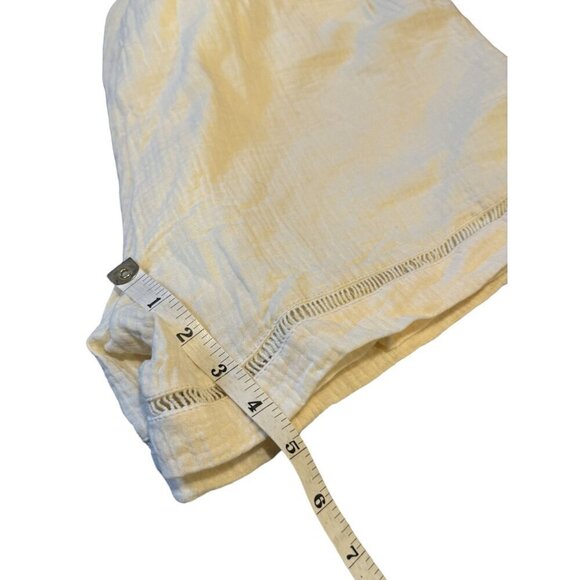 DOKOTOO Women's Cream High Waisted Pull On Shorts Size Medium NWT - Picture 5 of 9